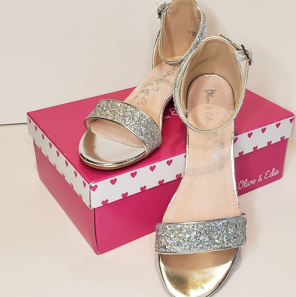 NWT Olive & Edie Girls Sparkly Glitter Heeled Sandals in Box